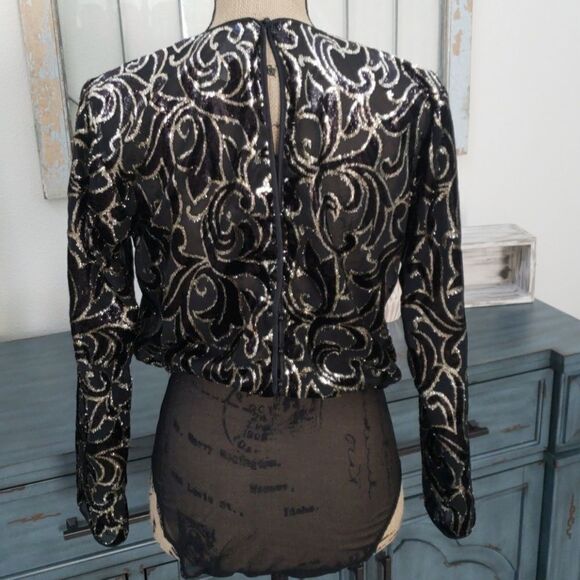 Natori long sleeve bodysuit black and gold small - Picture 4 of 6